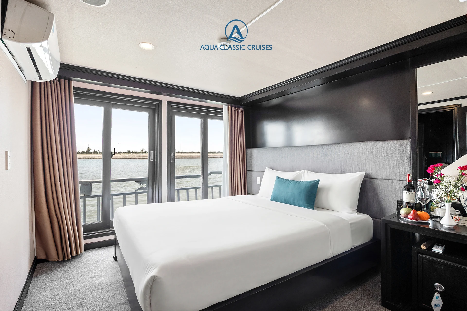 Deluxe seaview cabin on Aqua Classic Cruise
