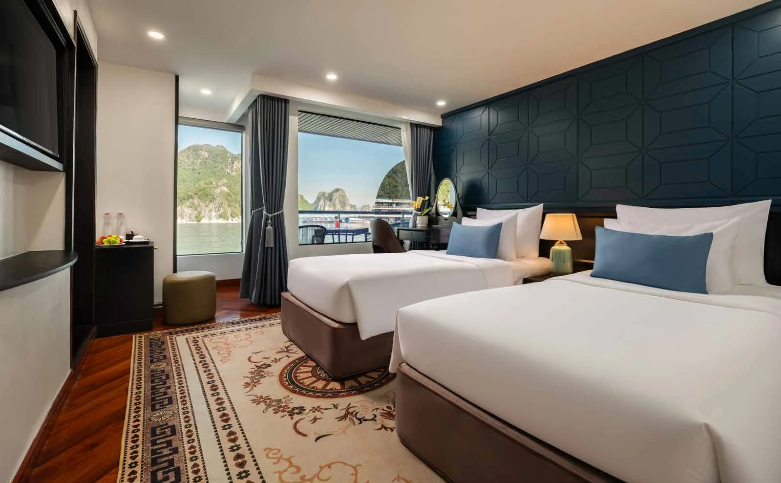 Senior Suite Balcony cabin with twin beds on Aqua Luxury Cruise